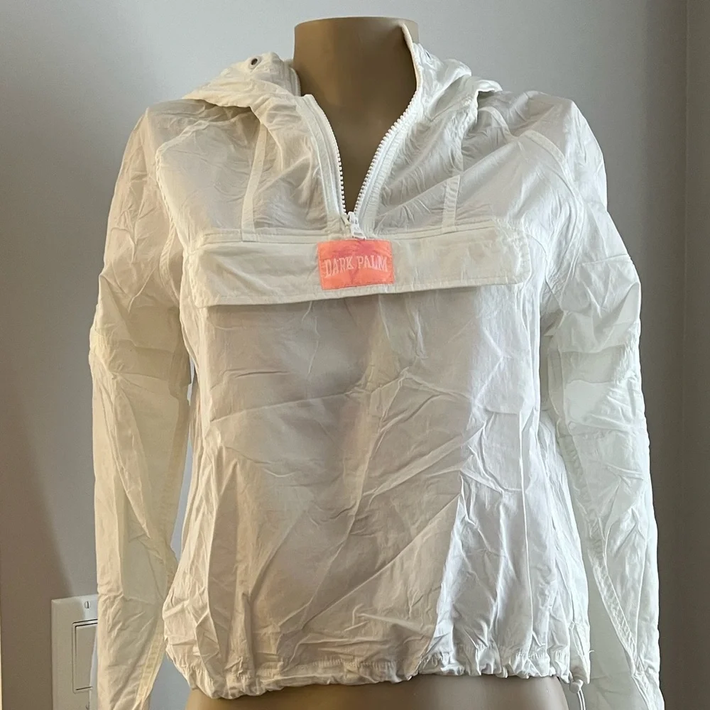 TNA Windbreaker Jacket – White
Excellent Condition - Picture 3 of 9